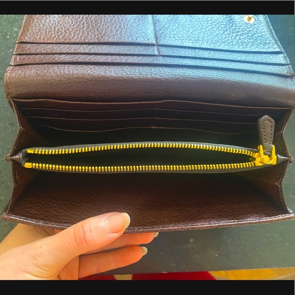 PRADA - Picture 16 of 16